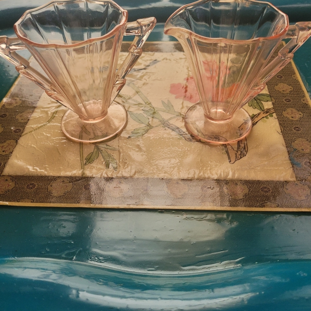 Pink Depression Glass Creamer and Sugar Set - Elegant Pink Serveware